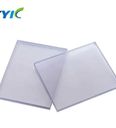 How does the production process of Extruded Rigid Gray Pvc Sheet achieve a closed chemical loop to reduce the emission of harmful gases?